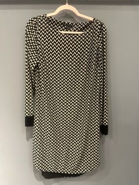 Armani Exchange Black & Cream Chevron-Print Long-Sleeve Dress
